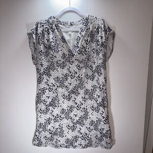 Gap Floral White/Black Shift Dress Size Medium CasualChic Timeless Professional